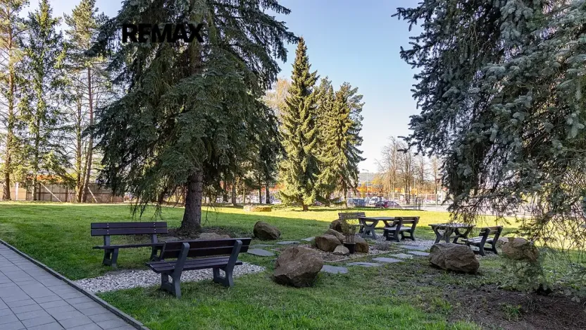 Pronájem kanceláře, Česká Lípa, Děčínská, 350 m2