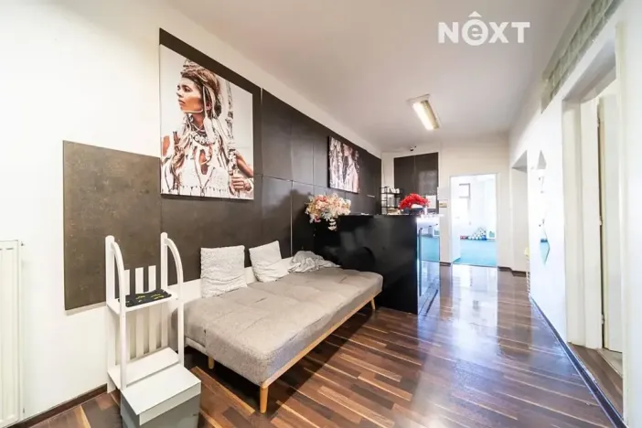 Pronájem obchodního prostoru, Karviná, Masarykovo nám., 165 m2