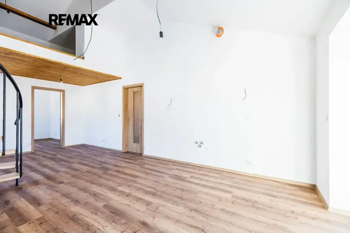 Prodej bytu 3+kk, Svoboda nad Úpou, Nádražní, 65 m2