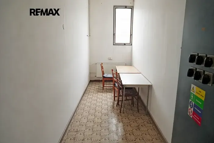 Pronájem obchodního prostoru, Hradec Králové, Gočárova třída, 865 m2