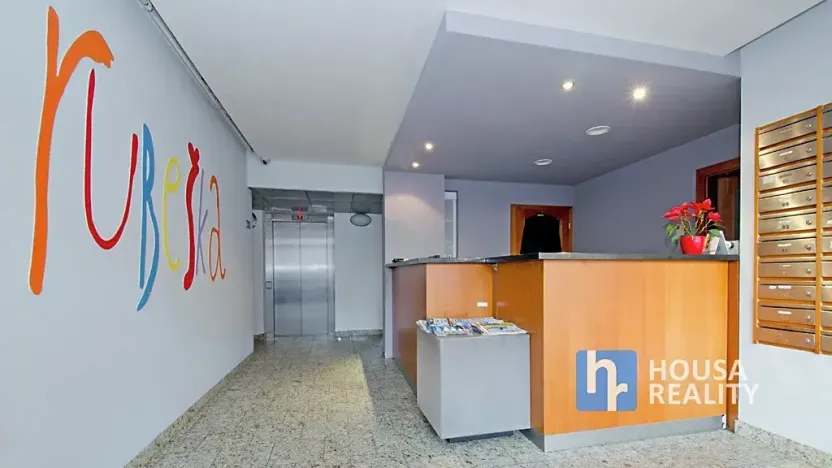 Pronájem bytu 2+kk, Praha - Vysočany, Nepilova, 50 m2