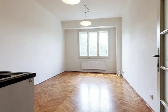 Pronájem bytu 1+kk, Praha - Vršovice, Rybalkova, 26 m2
