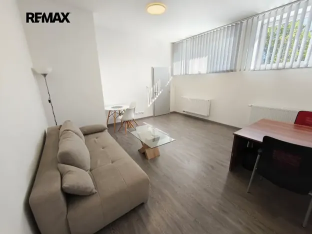 Pronájem kanceláře, Praha - Malešice, 65 m2