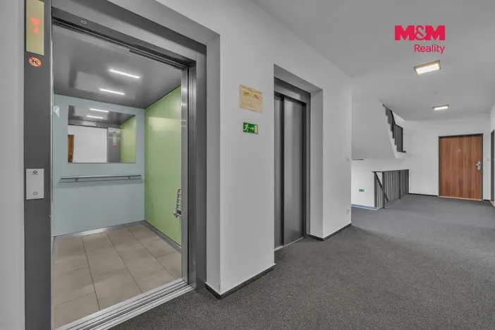 Pronájem bytu 2+kk, Pardubice - Zelené Předměstí, Pod Vinicí, 58 m2