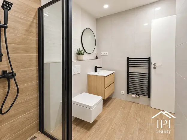 Pronájem bytu 1+kk, Praha, Mladoboleslavská, 27 m2
