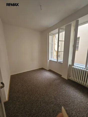 Pronájem bytu 4+1, Praha - Staré Město, Husova, 66 m2
