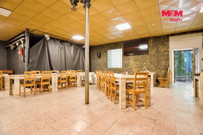 Pronájem restaurace, Loučeň, Nymburská, 150 m2