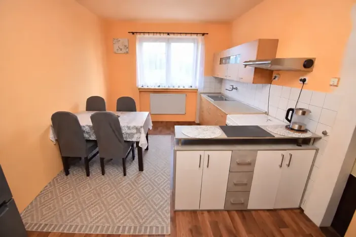 Prodej bytu 2+1, Chvaletice, Dukelská, 54 m2