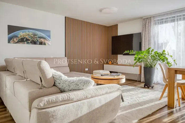 Prodej rodinného domu, Kamenice nad Lipou, Dobšova, 215 m2