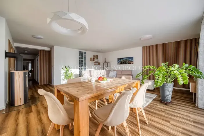 Prodej rodinného domu, Kamenice nad Lipou, Dobšova, 215 m2