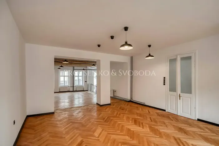 Pronájem kanceláře, Třebíč, Hasskova, 127 m2