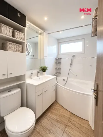 Prodej rodinného domu, Žatec - Bezděkov, 218 m2