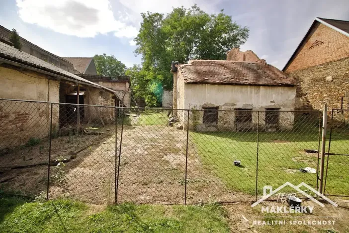 Prodej rodinného domu, Močovice, 168 m2