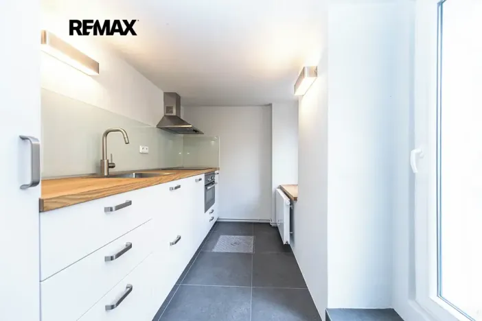 Pronájem kanceláře, Praha - Smíchov, U smíchovského hřbitova, 53 m2