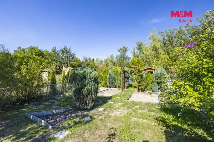 Prodej zahrady, Rybitví, 185 m2