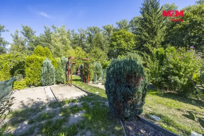 Prodej zahrady, Rybitví, 185 m2