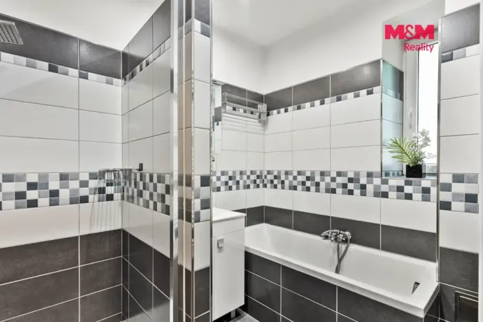 Prodej bytu 3+1, Nový Bor - Arnultovice, Gen. Svobody, 74 m2