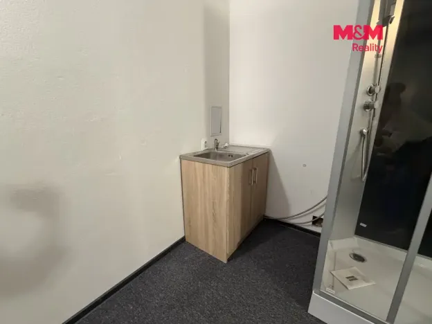 Prodej obchodního prostoru, Hluboká nad Vltavou, Masarykova, 20 m2