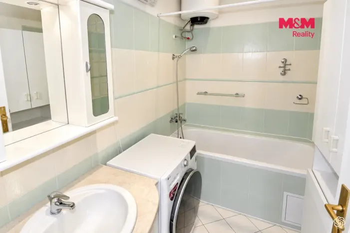 Prodej bytu 2+kk, Praha, Špitálská, 52 m2