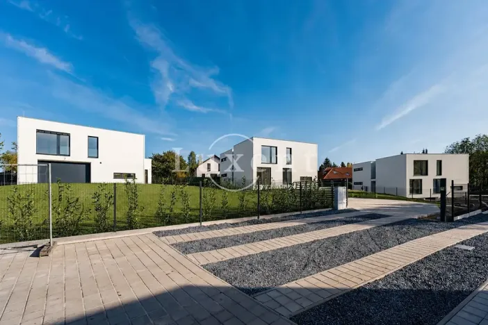 Prodej rodinného domu, Velké Popovice, Malostranská, 350 m2