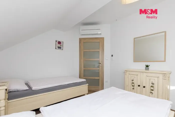 Prodej činžovního domu, Dříteč, 122 m2