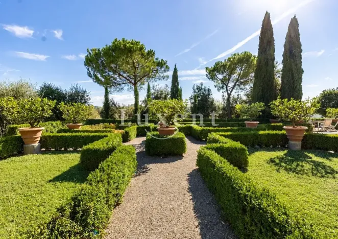 Prodej vily, Lucca, Itálie, 800 m2