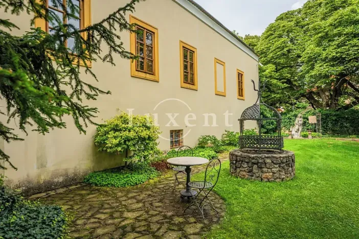 Prodej ubytování, Třebotov, U Tvrze, 2500 m2