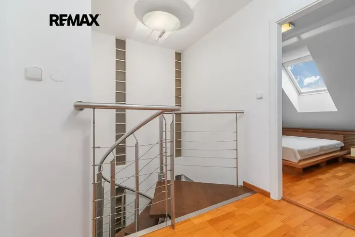 Prodej bytu 3+kk, Praha - Holešovice, Dobrovského, 107 m2
