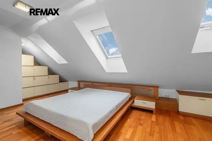 Prodej bytu 3+kk, Praha - Holešovice, Dobrovského, 107 m2