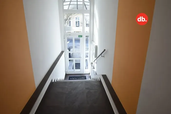 Pronájem kanceláře, Karlovy Vary, Bělehradská, 112 m2