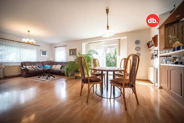 Prodej rodinného domu, Karlovy Vary, Vančurova, 260 m2
