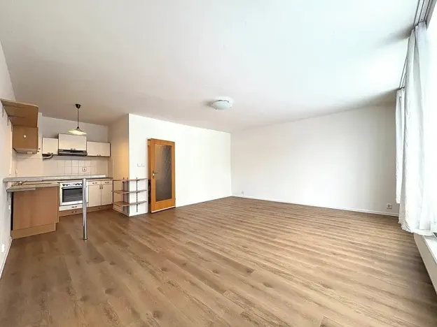 Pronájem bytu 1+kk, Praha - Strašnice, Vinohradská, 40 m2