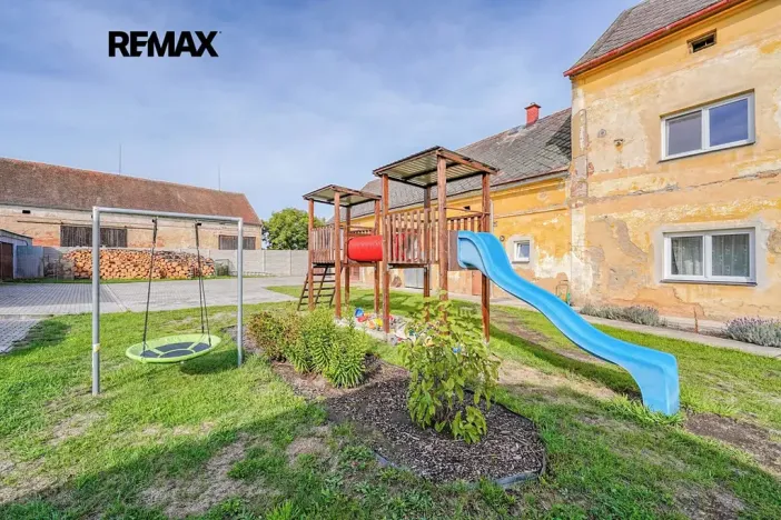 Prodej rodinného domu, Pernarec, 220 m2