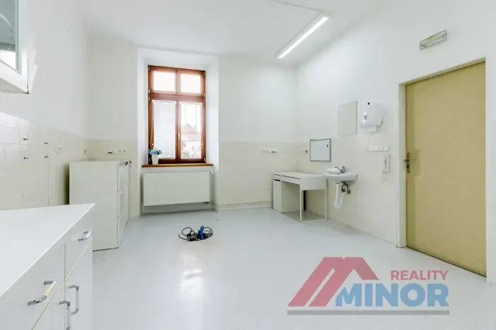 Pronájem ordinace, Slaný, Masarykovo náměstí, 69 m2
