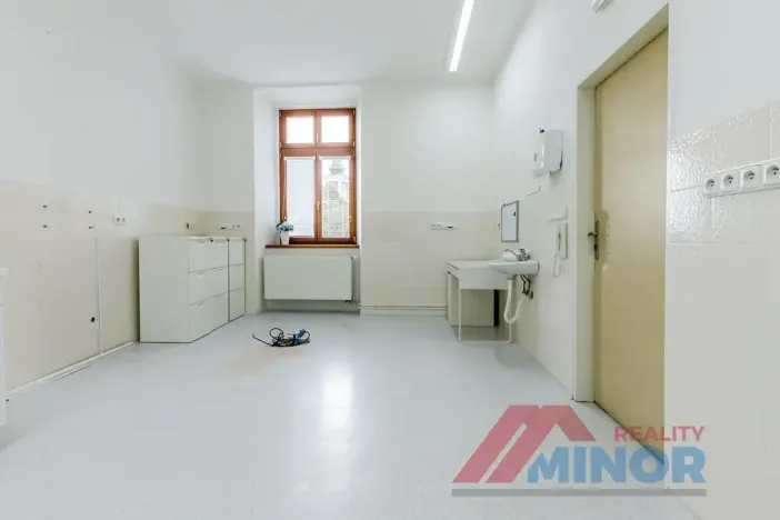 Pronájem ordinace, Slaný, Masarykovo náměstí, 69 m2