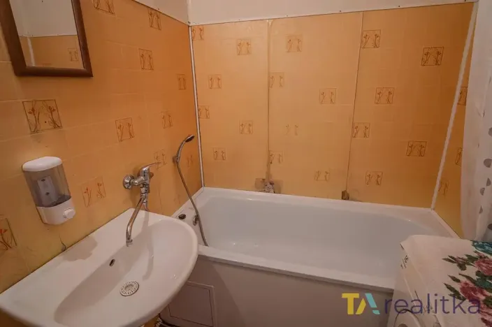 Prodej bytu 1+1, Orlová, Masarykova třída, 36 m2