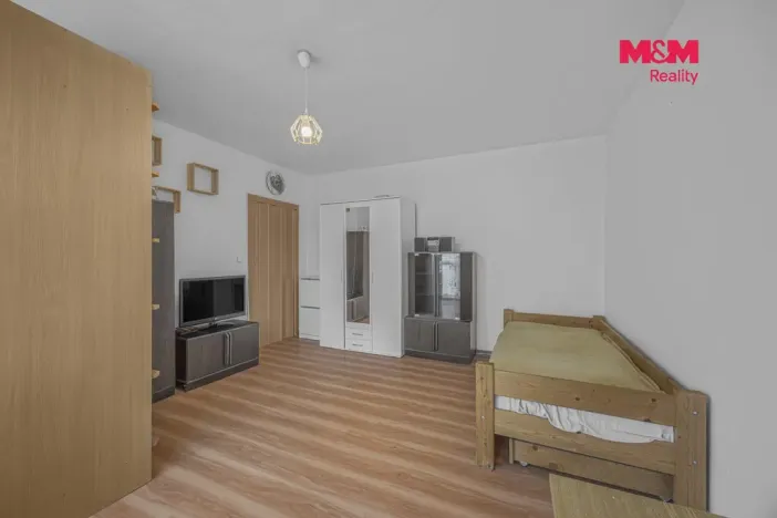 Pronájem bytu 1+kk, Hradec Králové - Slezské Předměstí, Gagarinova, 31 m2