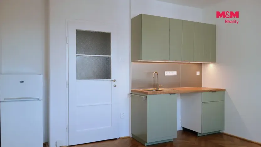 Pronájem bytu 1+kk, Praha - Holešovice, Bubenská, 21 m2
