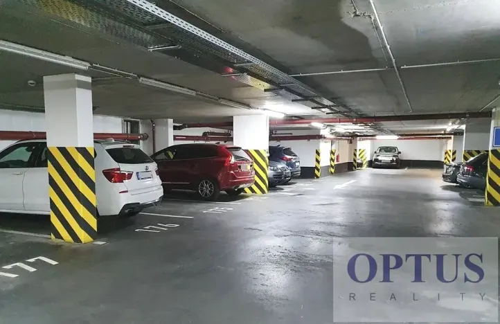 Pronájem garážového stání, Praha - Vinohrady, U Zvonařky, 13 m2