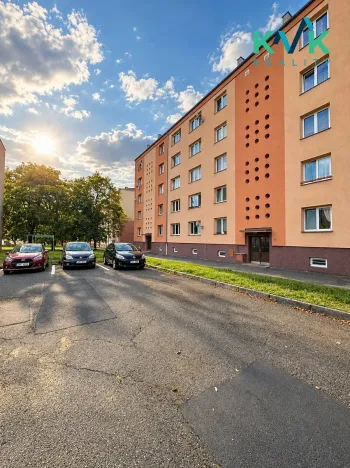 Prodej bytu 3+1, Ostrov, Kollárova, 68 m2