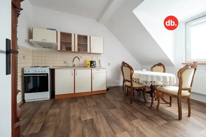 Prodej bytu 1+1, Karlovy Vary, Jabloňová, 45 m2
