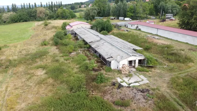 Prodej komerční, Žlebské Chvalovice, 1050 m2