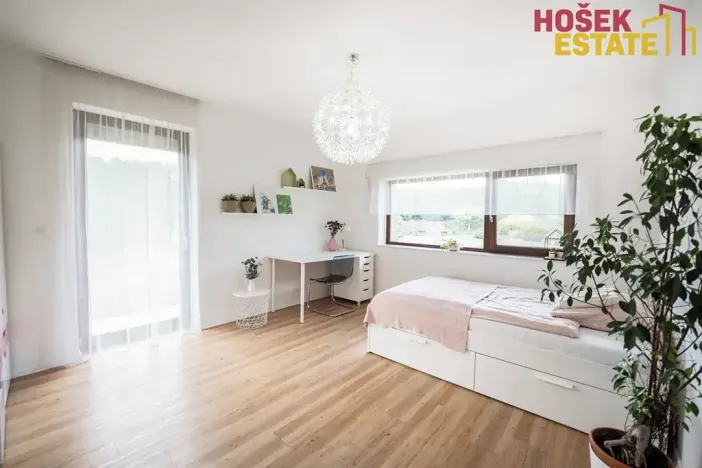 Prodej rodinného domu, Holubice, 240 m2