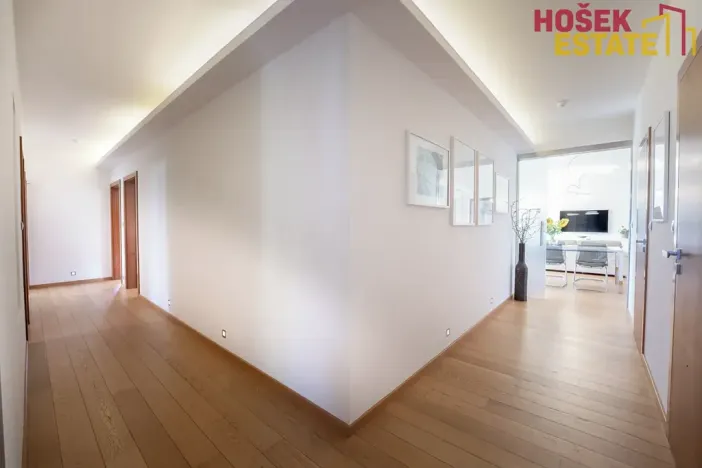 Prodej rodinného domu, Holubice, 240 m2
