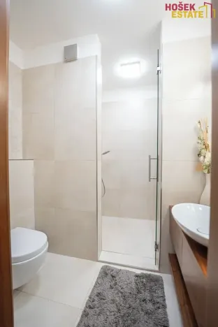 Prodej rodinného domu, Holubice, 240 m2