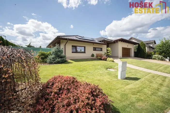 Prodej rodinného domu, Holubice, 240 m2