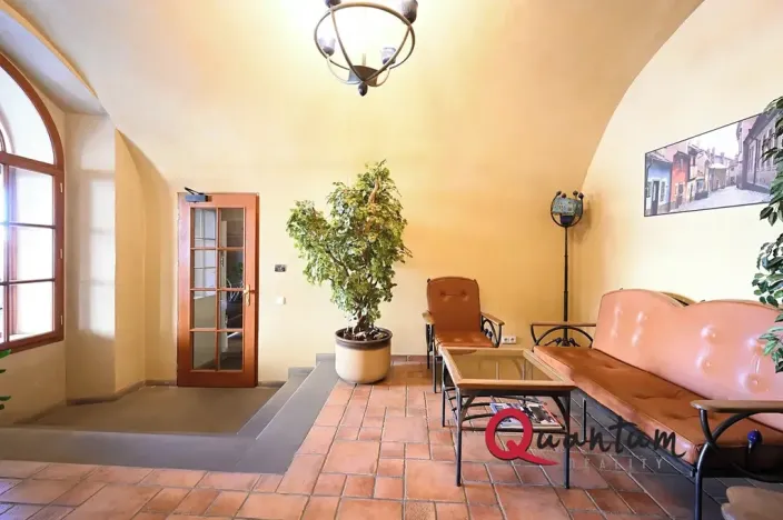 Pronájem kanceláře, Praha - Hradčany, Loretánské náměstí, 28 m2