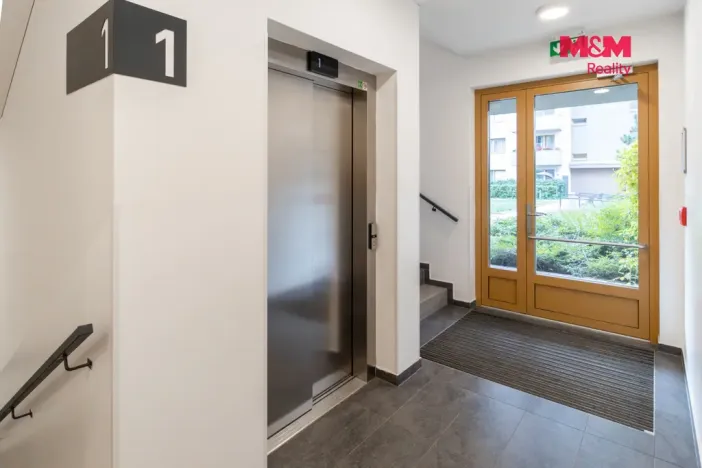 Pronájem bytu 2+kk, Praha - Hloubětín, Waltariho, 49 m2
