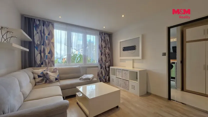 Pronájem bytu 1+1, Karlovy Vary - Rybáře, Sibiřská, 37 m2