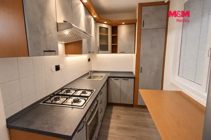 Pronájem bytu 2+1, Hradec Králové - Nový Hradec Králové, Brožíkova, 60 m2